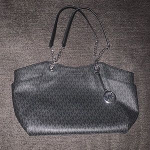 Black Michael Kors Jet Set Travel Bag